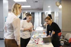 Толмачев Илья Олегович.Преображение передних зубов в прямой реставрации.Курс 7-8 декабря.