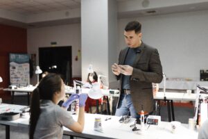 Толмачев Илья Олегович.Преображение передних зубов в прямой реставрации.Курс 7-8 декабря.